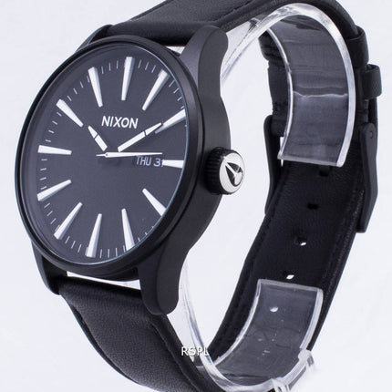 Nixon Quarz Sentry schwarzem Leder A105-005-00 Herrenuhr