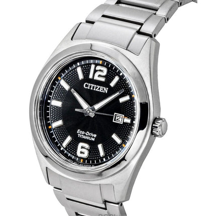 Citizen Super Titanium Herrenuhr mit schwarzem Zifferblatt und Eco-Drive-Antrieb (AW1641-81E)