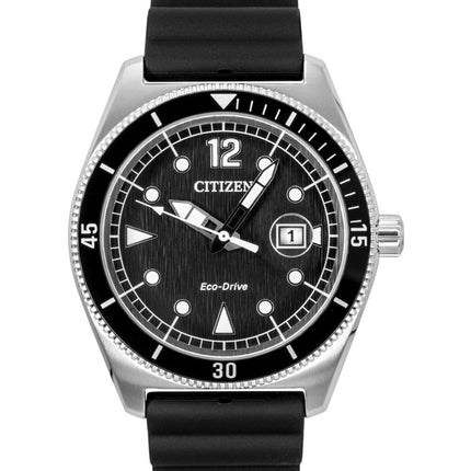 Citizen Eco-Drive Herrenuhr mit schwarzem Kautschukarmband, schwarzem Zifferblatt, Solarfunktion, Modell AW1889-00E, wasserdicht bis 100 m