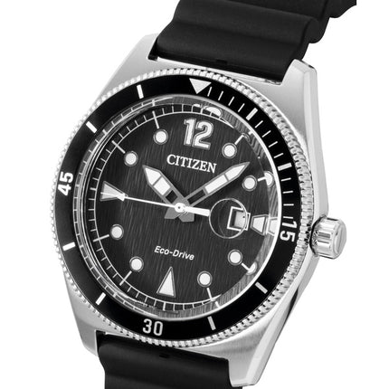 Citizen Eco-Drive Herrenuhr mit schwarzem Kautschukarmband, schwarzem Zifferblatt, Solarfunktion, Modell AW1889-00E, wasserdicht bis 100 m