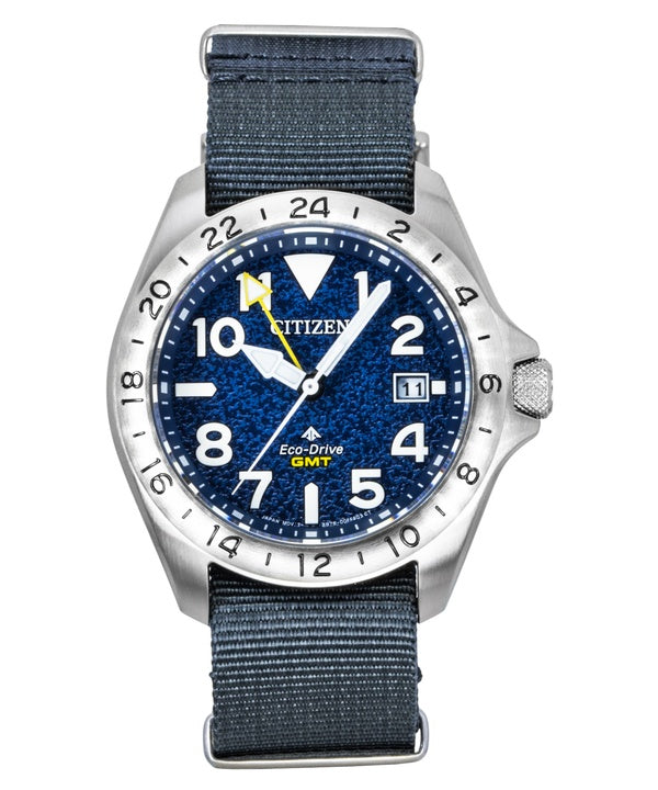 Citizen Promaster Land GMT Analog Herrenuhr, graues Nylonarmband, marineblaues Zifferblatt, Eco-Drive, BJ7150-09L, wasserdicht bis 200 m
