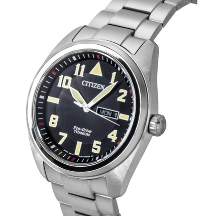Citizen Garrison Super Titanium Herrenuhr mit schwarzem Zifferblatt, Eco-Drive BM8560-88E, wasserdicht bis 100 m