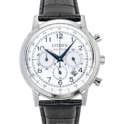 Citizen Eco-Drive Chronograph Herrenuhr mit Lederarmband und weißem Zifferblatt, Modell CA4630-02A