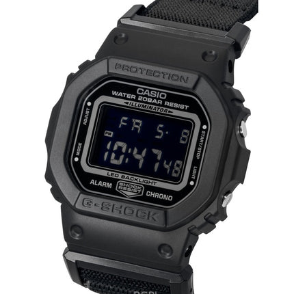 Casio G-Shock Digitaluhr mit Textilarmband, Quarzwerk, DW-5600MNC-1, wasserdicht bis 200 m, Herrenuhr