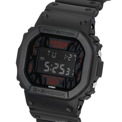 Casio G-Shock Digital Stranger Things Herrenuhr mit Armband aus biobasiertem Harz, Quarzwerk, DW-5600STT-1, wasserdicht bis 200 m