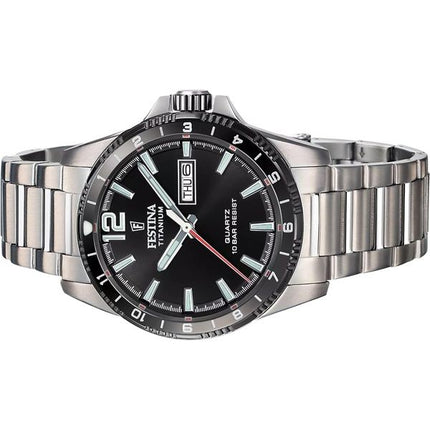 Festina Titan schwarzes Zifferblatt Quarz F20698-4 100M Herrenuhr