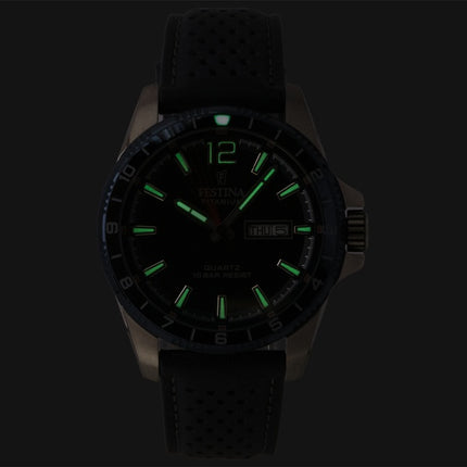 Festina Herrenuhr aus Titan, analog, mit Lederarmband, blauem Zifferblatt und Quarzwerk, Modell F20699-2, wasserdicht bis 100 m