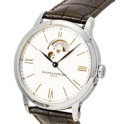Baume &amp; Mercier Classima Herrenuhr mit Lederarmband, offenem Herzmotiv, silbernem Zifferblatt, Automatik, Modell M0A10524