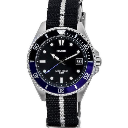 Casio Standard Analoges Stoffarmband mit schwarzem Zifferblatt und Quarz MDV-10C-1A2 Herrenuhr