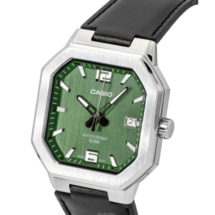 Casio Herrenuhr mit analogem Lederarmband, grünem Zifferblatt und Quarzwerk, Modell MTP-B195L-3AV