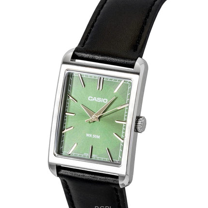 Casio Herrenuhr mit analogem Lederarmband, grünem Zifferblatt und Quarzwerk, Modell MTP-B215L-3AV