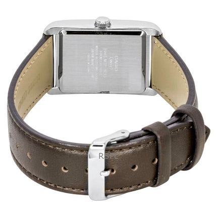 Casio Herrenuhr mit analogem Lederarmband, silbernem Zifferblatt und Quarzwerk, Modell MTP-B215L-7AV