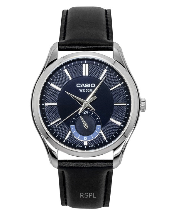 Casio Herrenuhr mit analogem Lederarmband, blauem Zifferblatt und Quarzwerk, Modell MTP-B315L-2AV