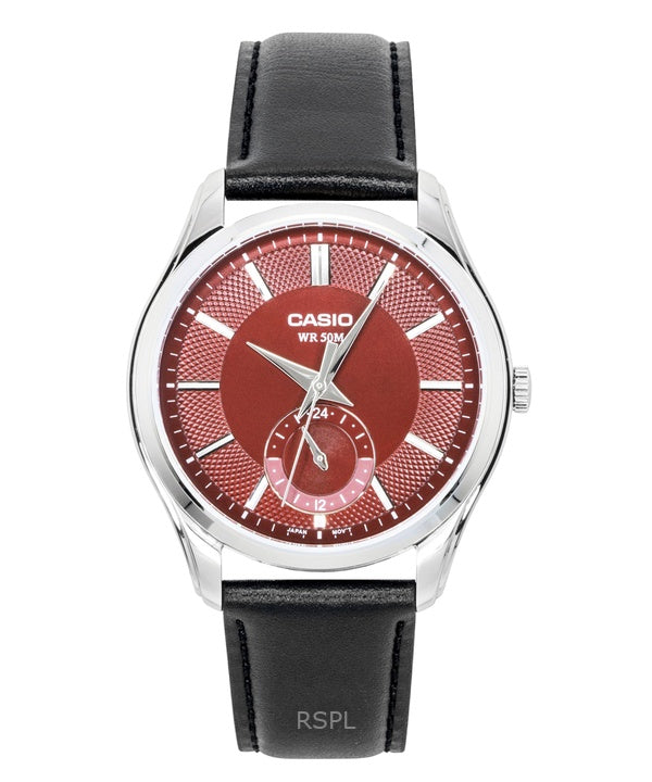Casio Analog Herrenuhr mit Lederarmband, rotem Zifferblatt und Quarzwerk, Modell MTP-B315L-4AV