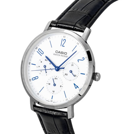 Casio Herrenuhr mit analogem Lederarmband, weißem Zifferblatt und Quarzwerk, Modell MTP-VT06L-7B