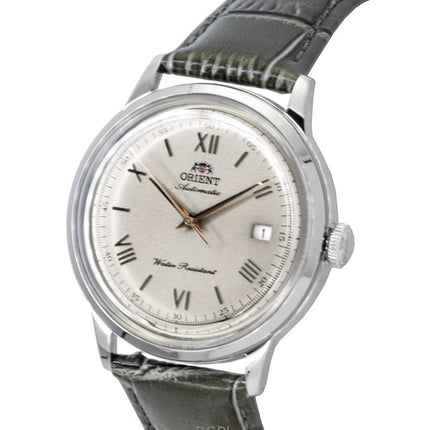 Orient Bambino Classic Herrenuhr mit Lederarmband, beigem Zifferblatt und Automatikwerk RA-AC0025N