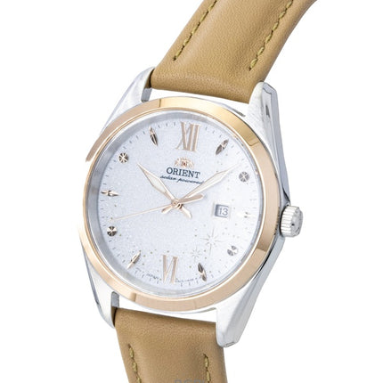 Orient Stretto Herrenuhr mit Lederarmband, weißem Zifferblatt und Solarfunktion RA-WG0604S
