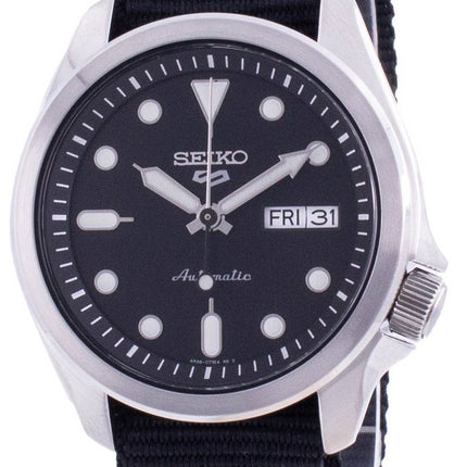 Generalüberholte Seiko 5 Sports Herrenuhr mit schwarzem Zifferblatt, Nylonarmband, Automatikwerk SRPE67 SRPE67K1 SRPE67K 100M