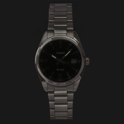 Casio Analog-Uhr aus Edelstahl mit schwarzem Zifferblatt, Quarz, UTP-1302PD-1AV, Unisex