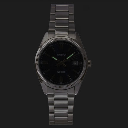 Casio Analog-Uhr aus Edelstahl mit blauem Zifferblatt, Quarzwerk, UTP-1302PD-2A1V, Unisex