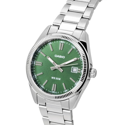 Casio Analog-Uhr aus Edelstahl mit grünem Zifferblatt, Quarzwerk, UTP-1302PD-3A1V, Unisex