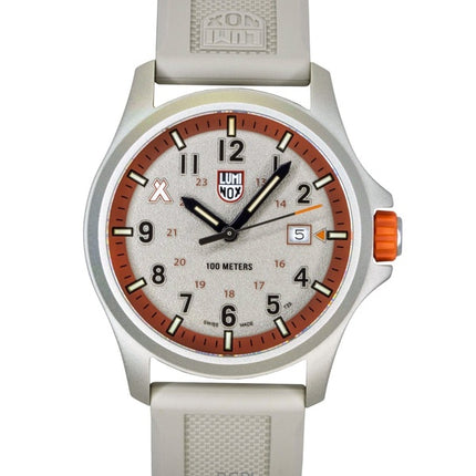 Luminox Bear Grylls Survival Land Herrenuhr mit Kautschukarmband, beigem Zifferblatt und Quarzwerk (XB.3717, wasserdicht bis 100 m)
